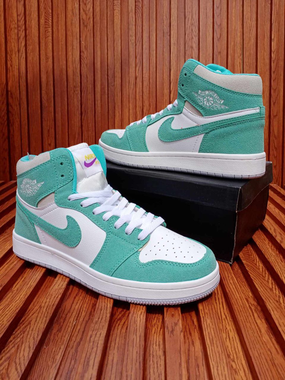 Air Jordan 1 High "White Tiffany"