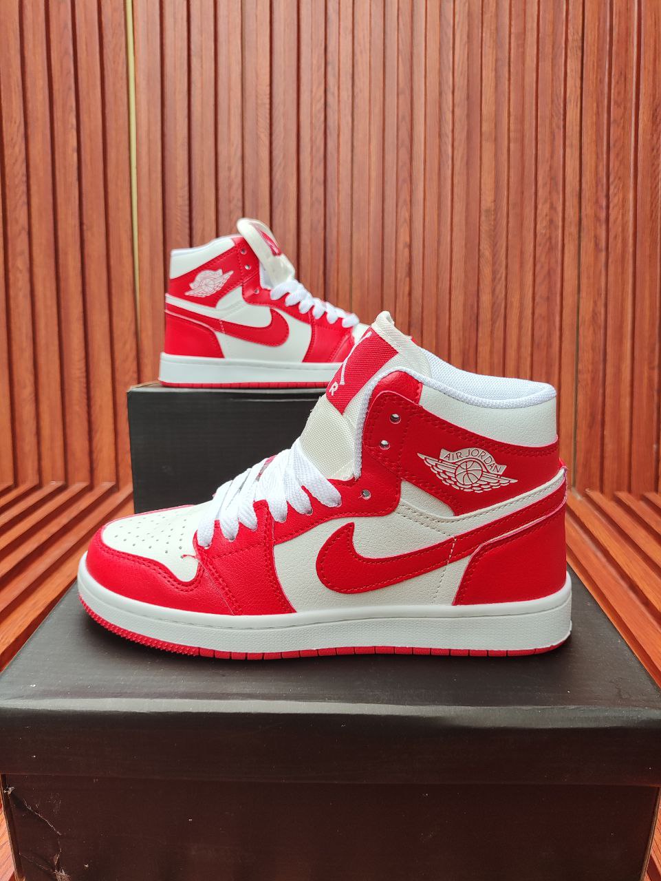 Air Jordan 1 High "Gym Red" (WOMEN)