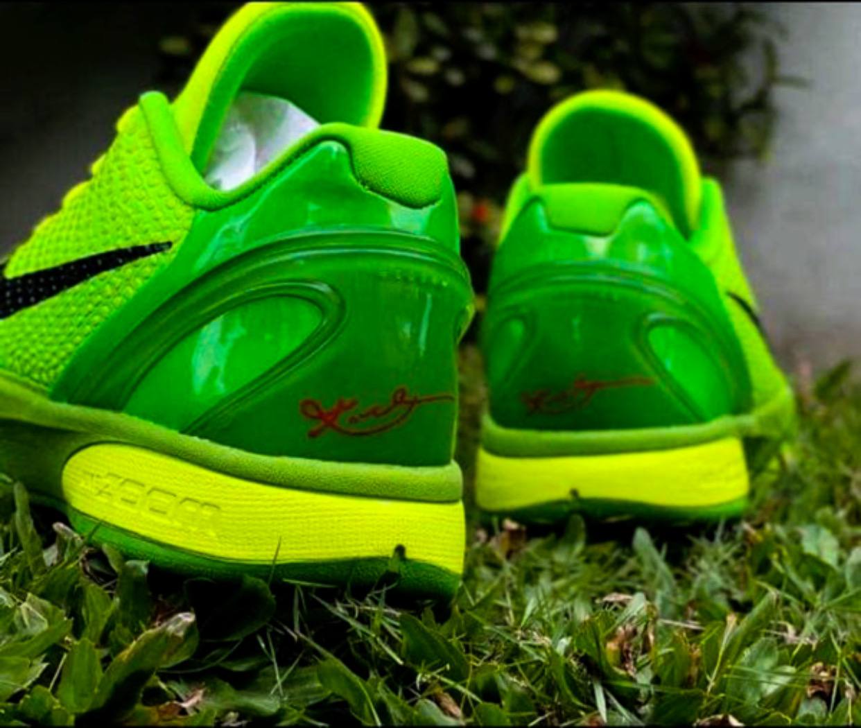 KOBE 6 "GRINCH"