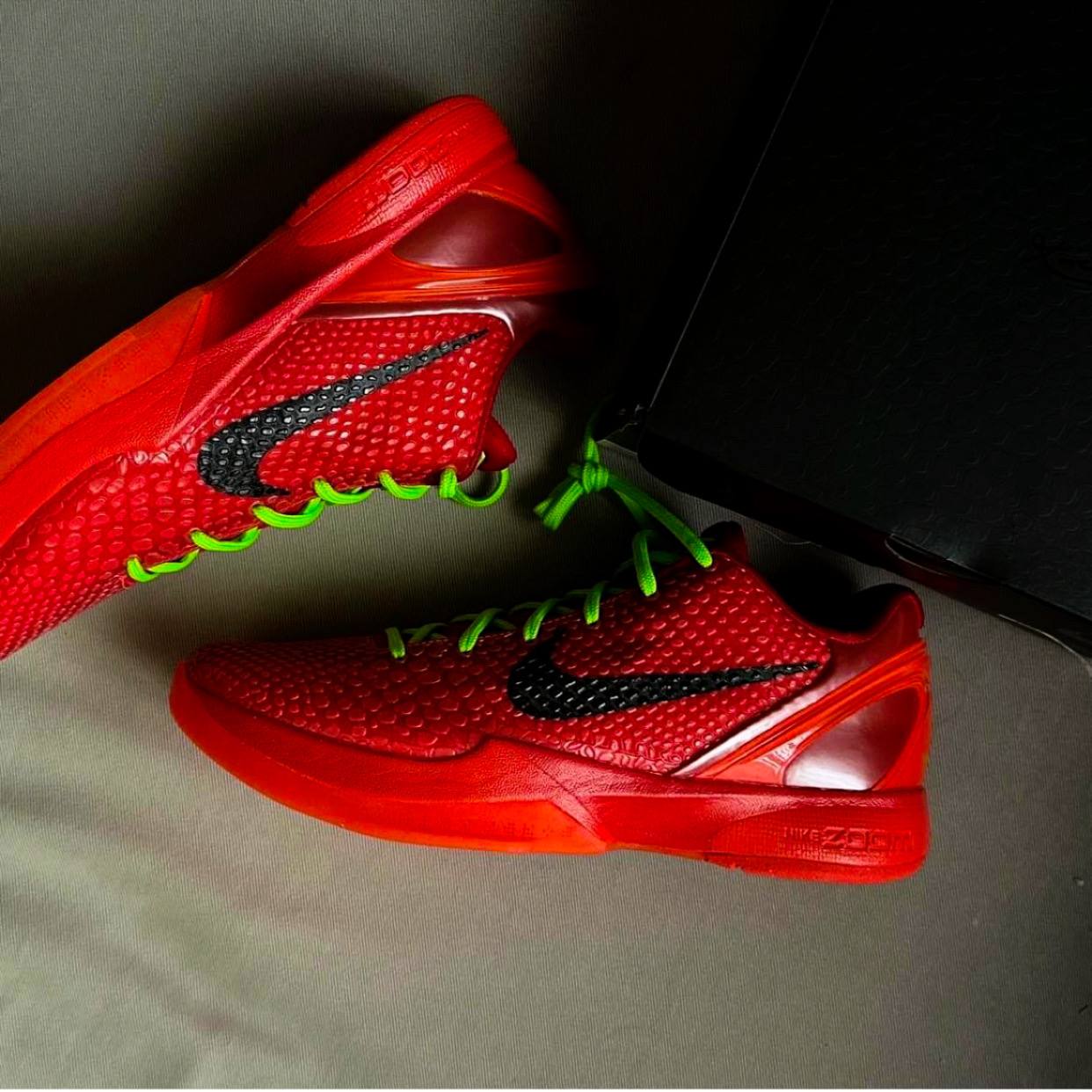 KOBE 6 REVERSE GRINCH