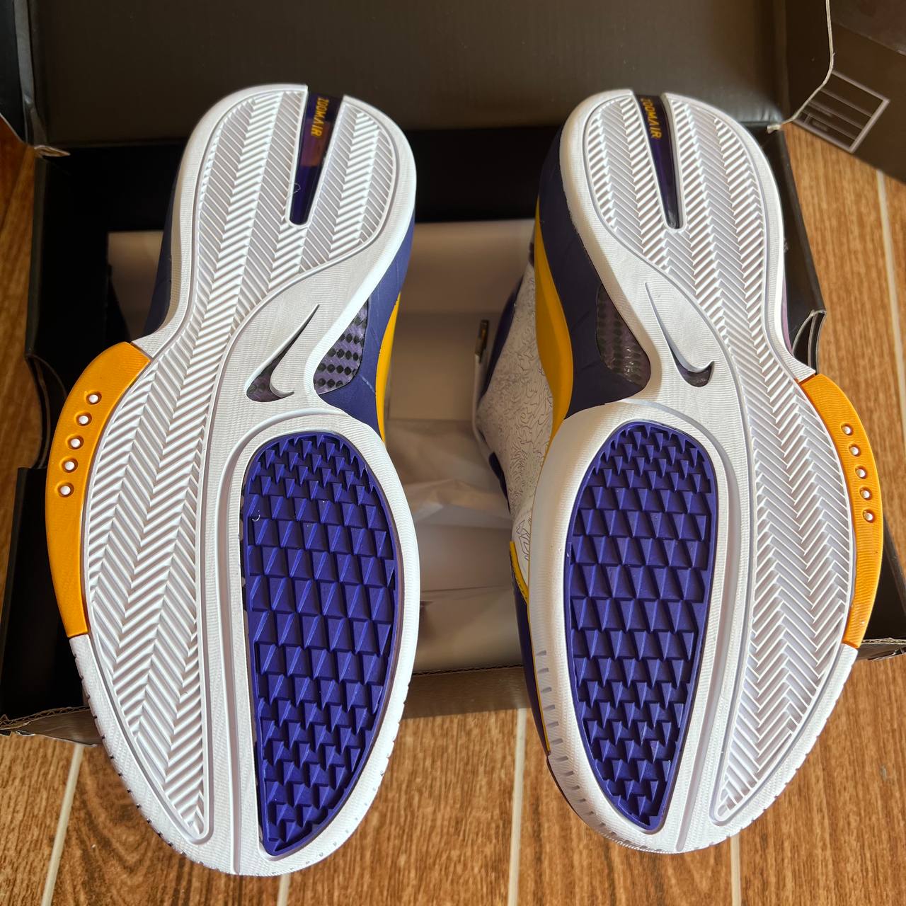 AIR ZOOM HUARACHE 2K4 LAKERS