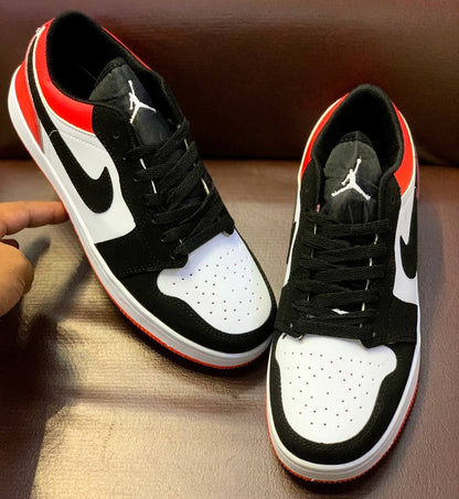 Air Jordan 1 Low "Black Toe"