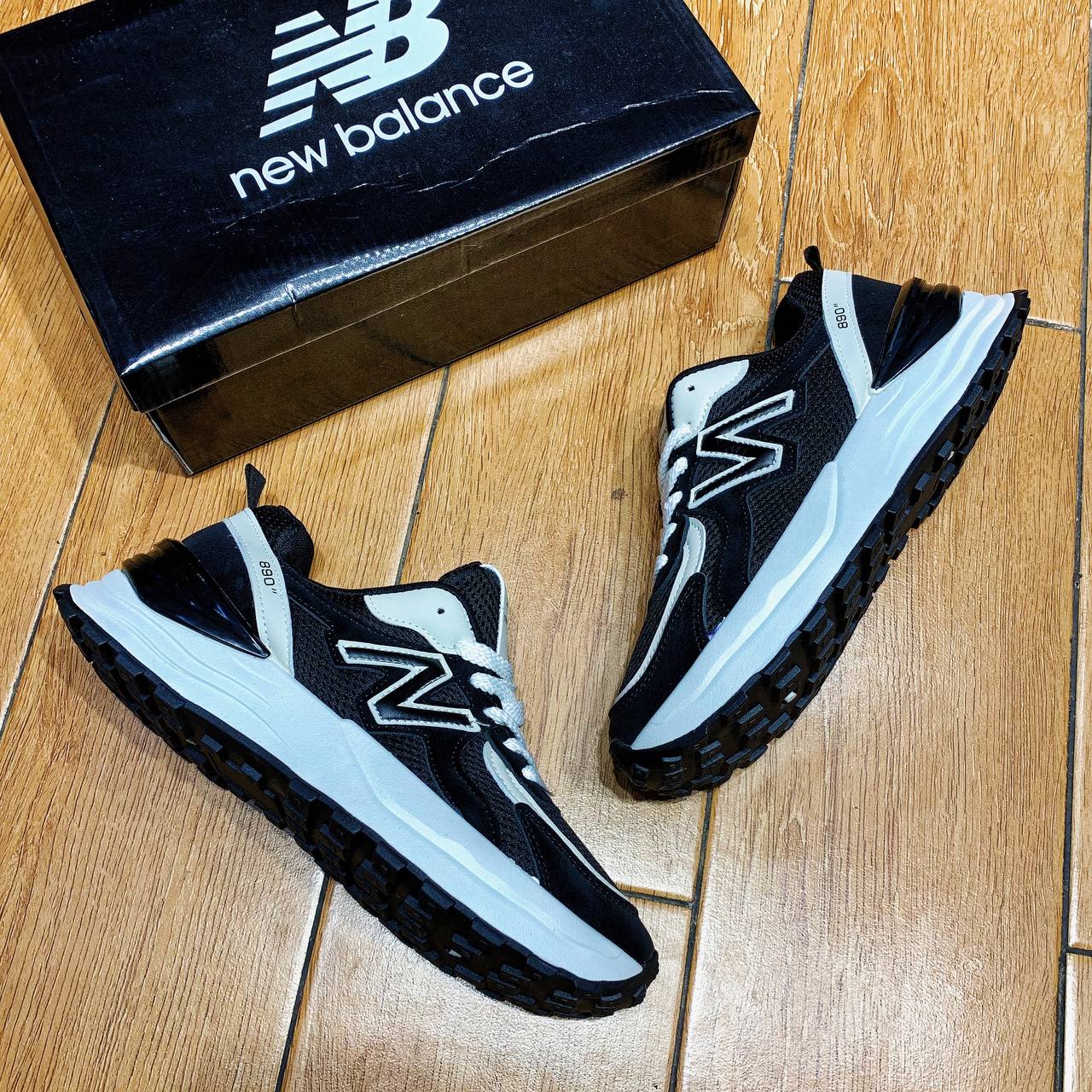 NEW BALANCE 890 BLACK